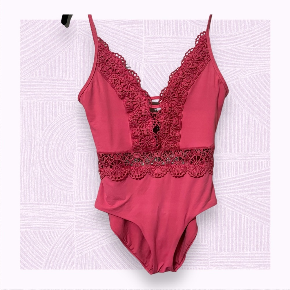 BECCA pink one piece size s
